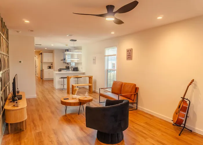 Holiday home Cozy Downtown 10 Mins To Pcola Pensacola