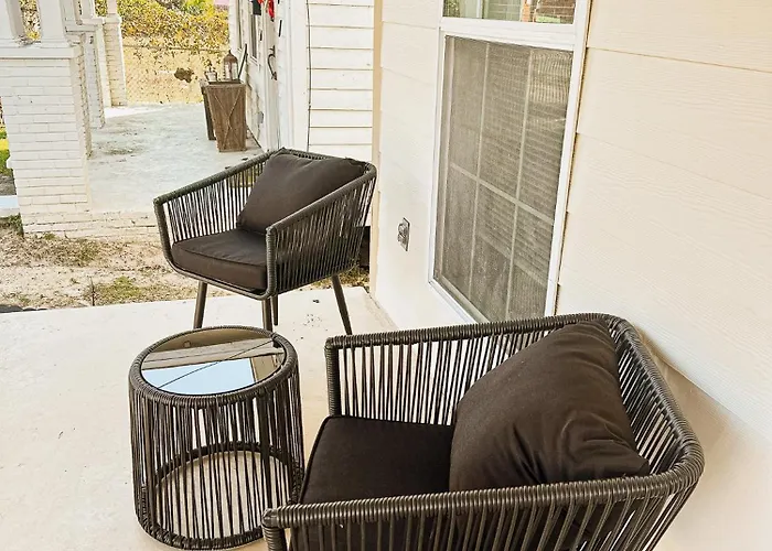 Holiday home Cozy Downtown 10 Mins To Pcola *